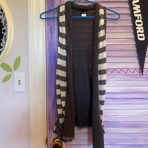 Sleeveless Open Cardigan